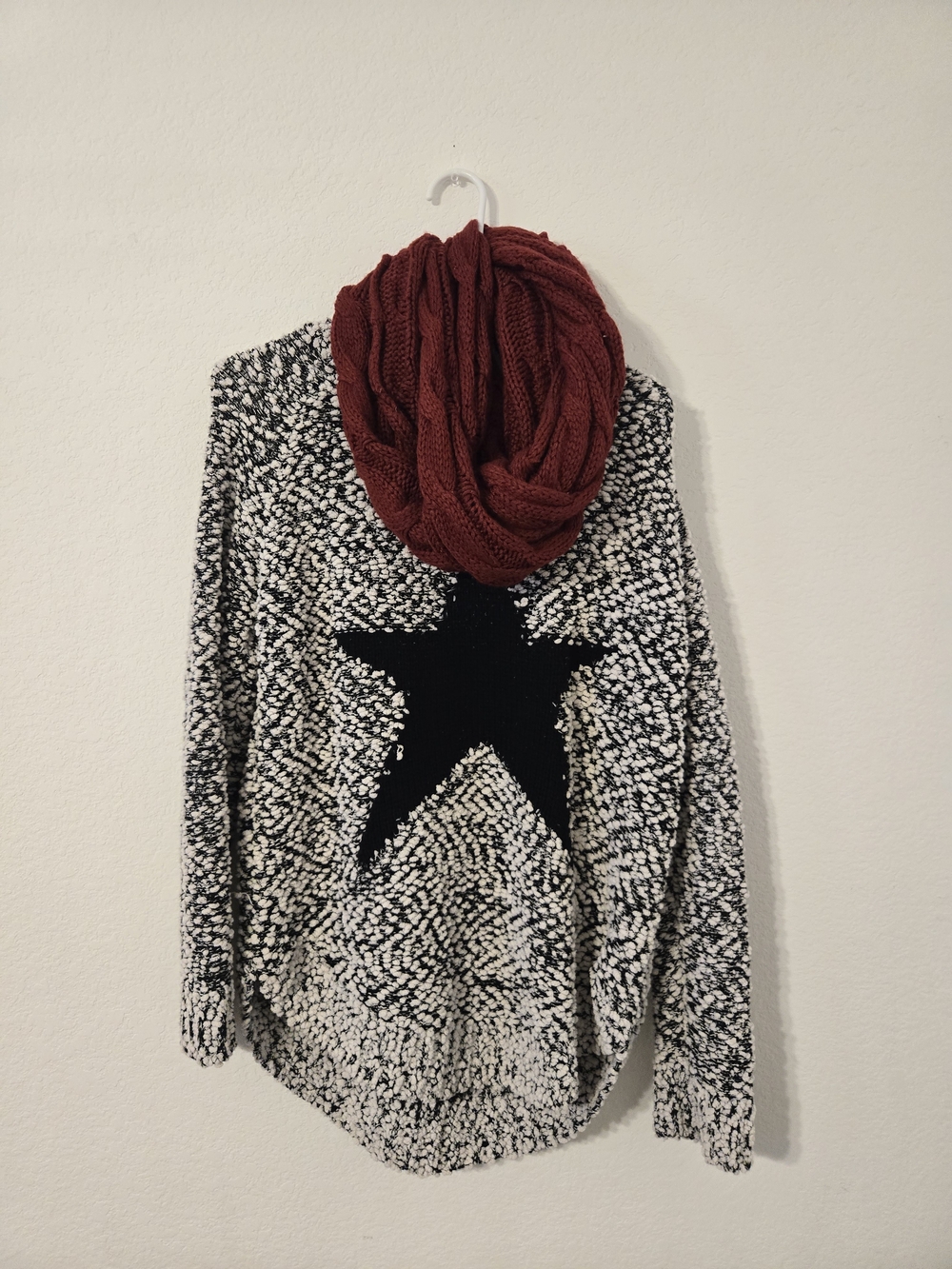 Doe & Rae Black and White Star Crewneck with Burgundy Scarf